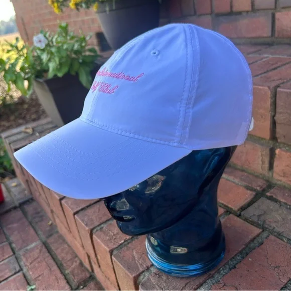 TRUMP INVITATIONAL Callaway Golf Hat - Picture 3 of 8